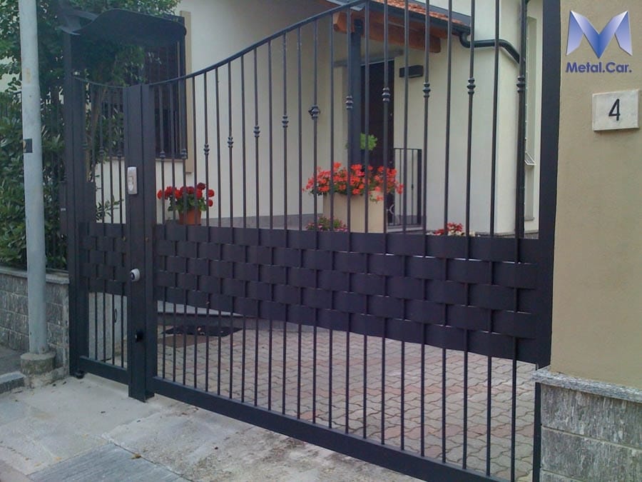 cancello in metallo